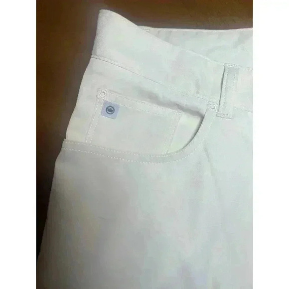 Peter Millar golf shorts in excellent condition size 44/34 - Picture 3 of 7